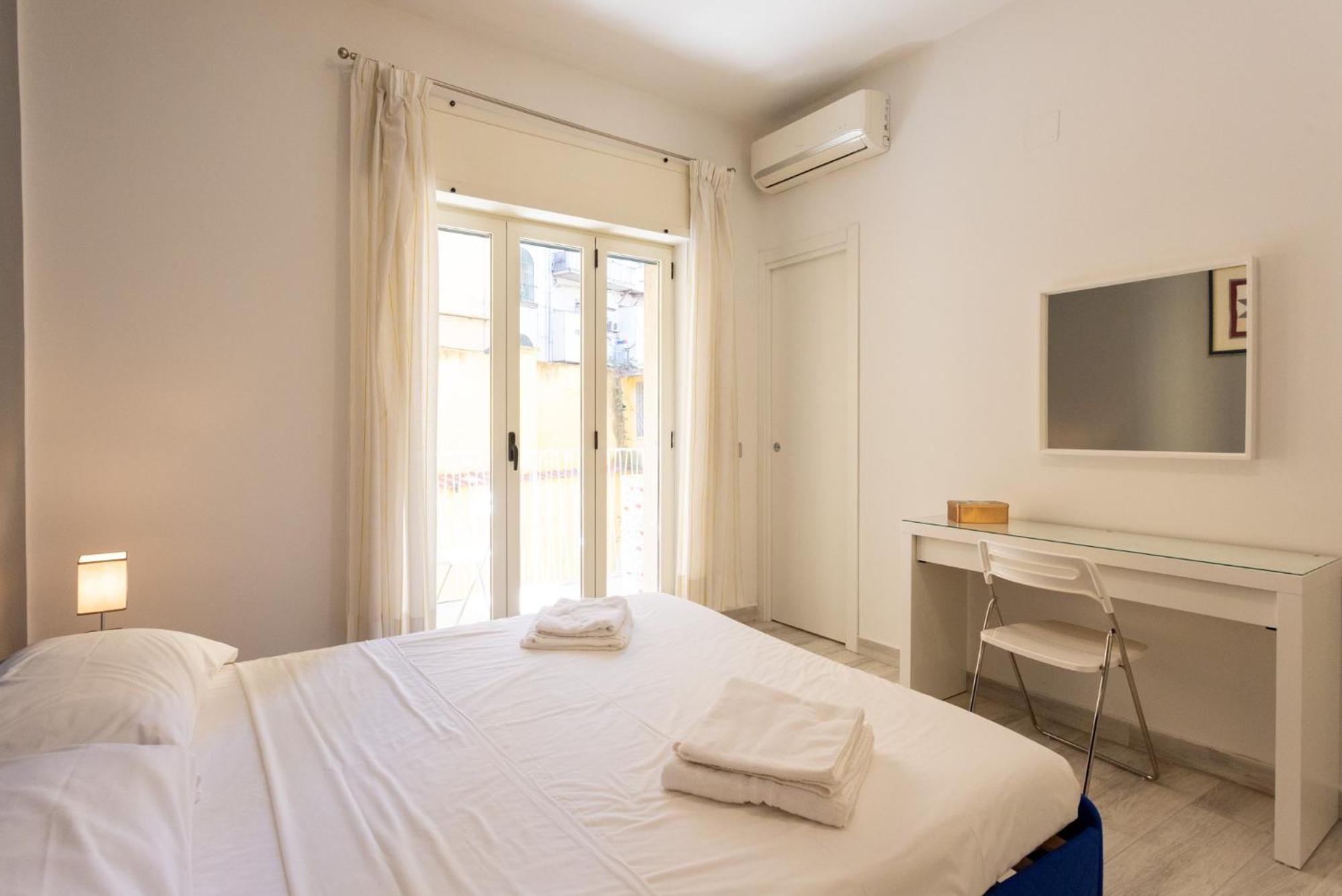 Appartement Ninetta A Foria à Naples Extérieur photo